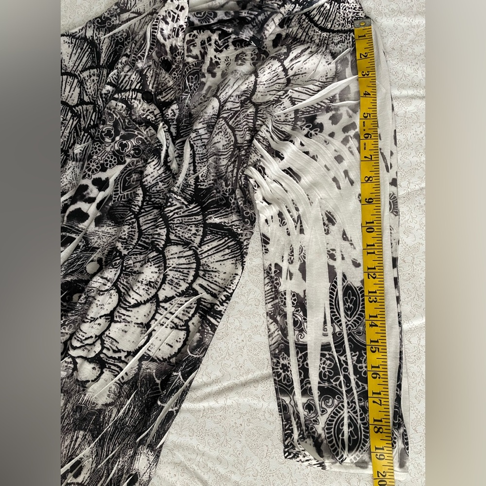 Apt 9 Womens Top 2X Peacock Print 3/4 Sleeve Artsy V Neck Black and White Casual - Picture 12 of 16